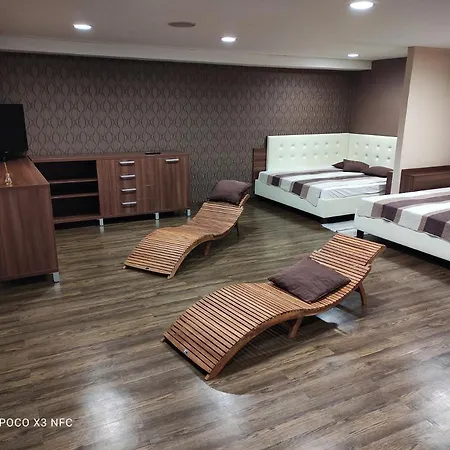 Laria Vel'ka Lomnica