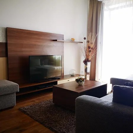 Laria * Vel'ka Lomnica